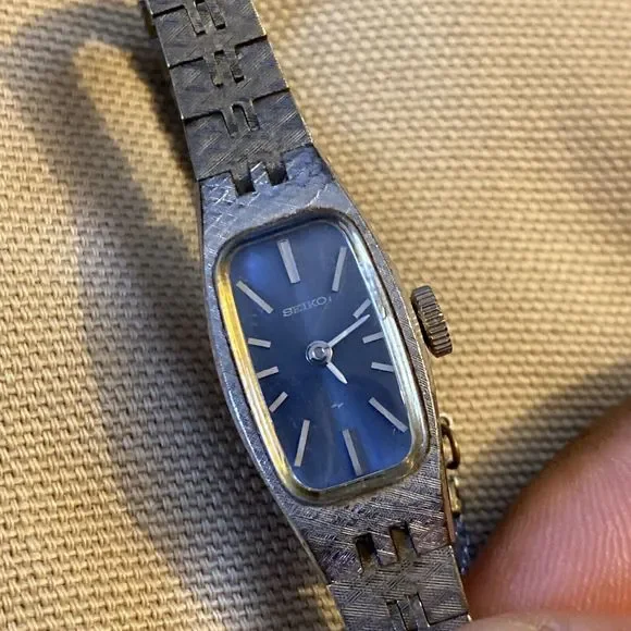 Vintage Seiko Watch Women Silver Tone Rectangle Case Blue Dial Manual Wind 6.25" - Picture 1 of 10